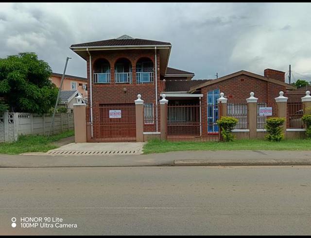 5 BEDROOM HOUSE FOR SALE IN PALMVIEW